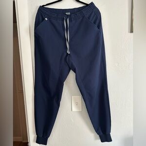 Figs Men’s Tansen Jogger Scrub Pants. Color navy. Size M